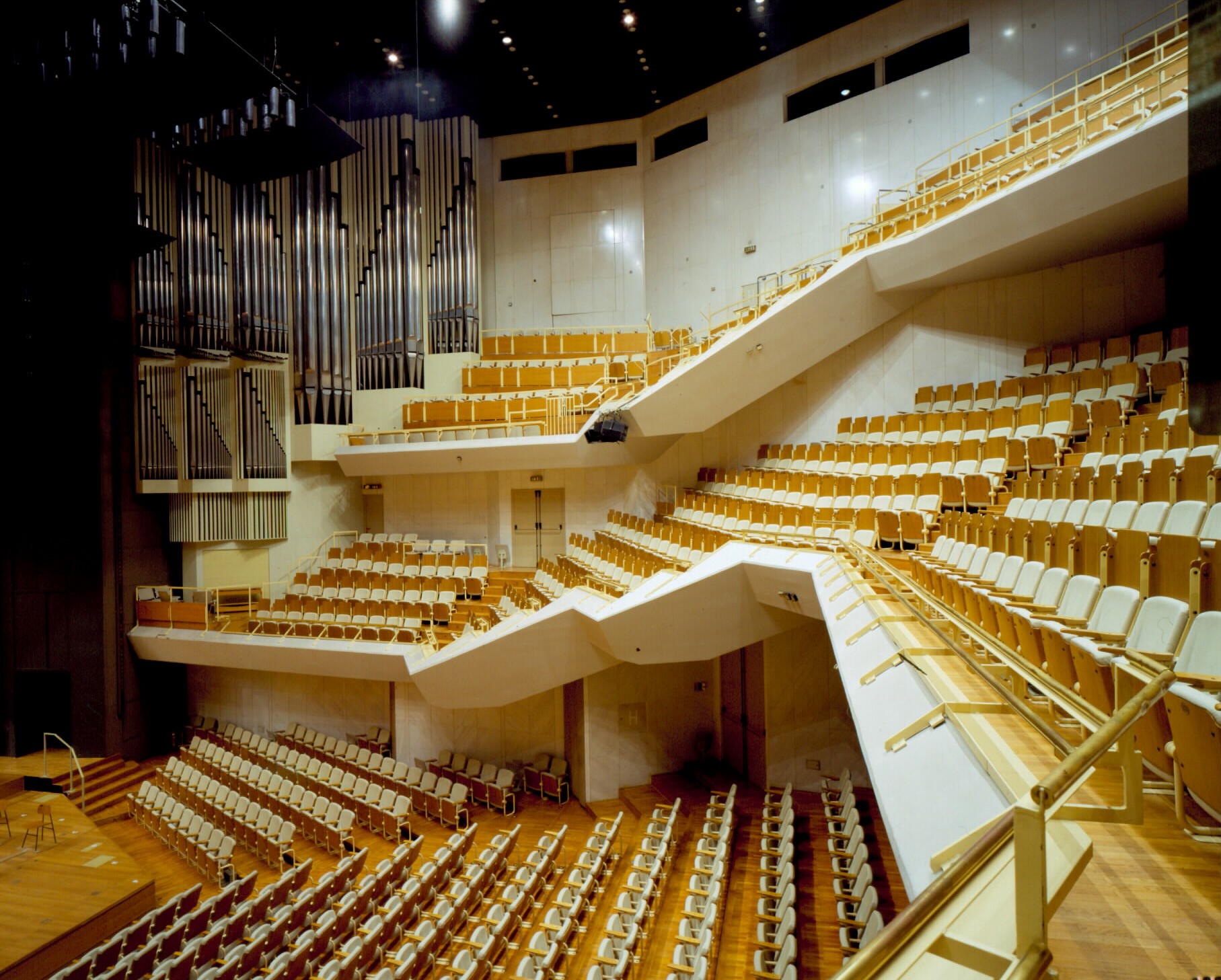Organ in Gallus hall
