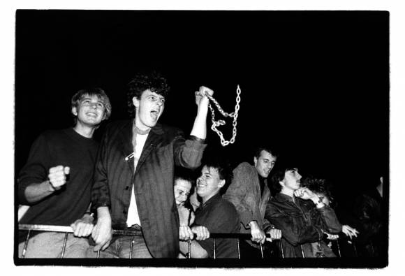 Tone Stojko, Občinstvo, Novi rock ’84, Ljubljana, september 1984. Hrani Muzej novejše in sodobne zgodovine Slovenije 