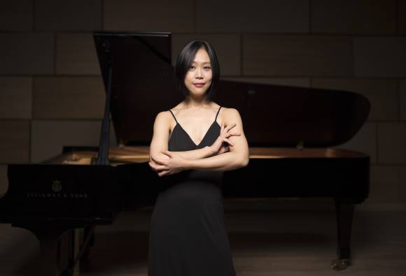 Yeol Eum Son, photo Marco Borrgreve