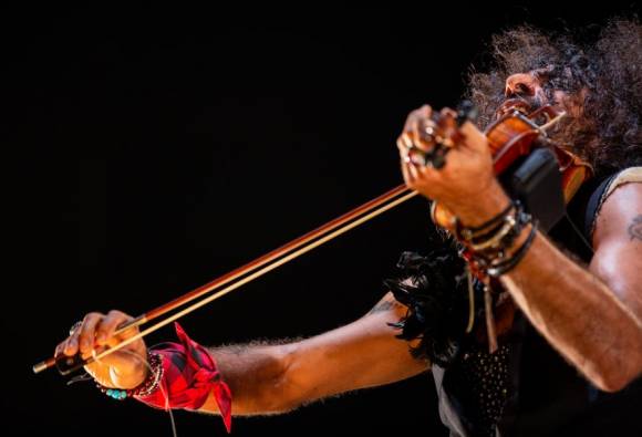 Na fotografiji je violinist Ara Malikian.